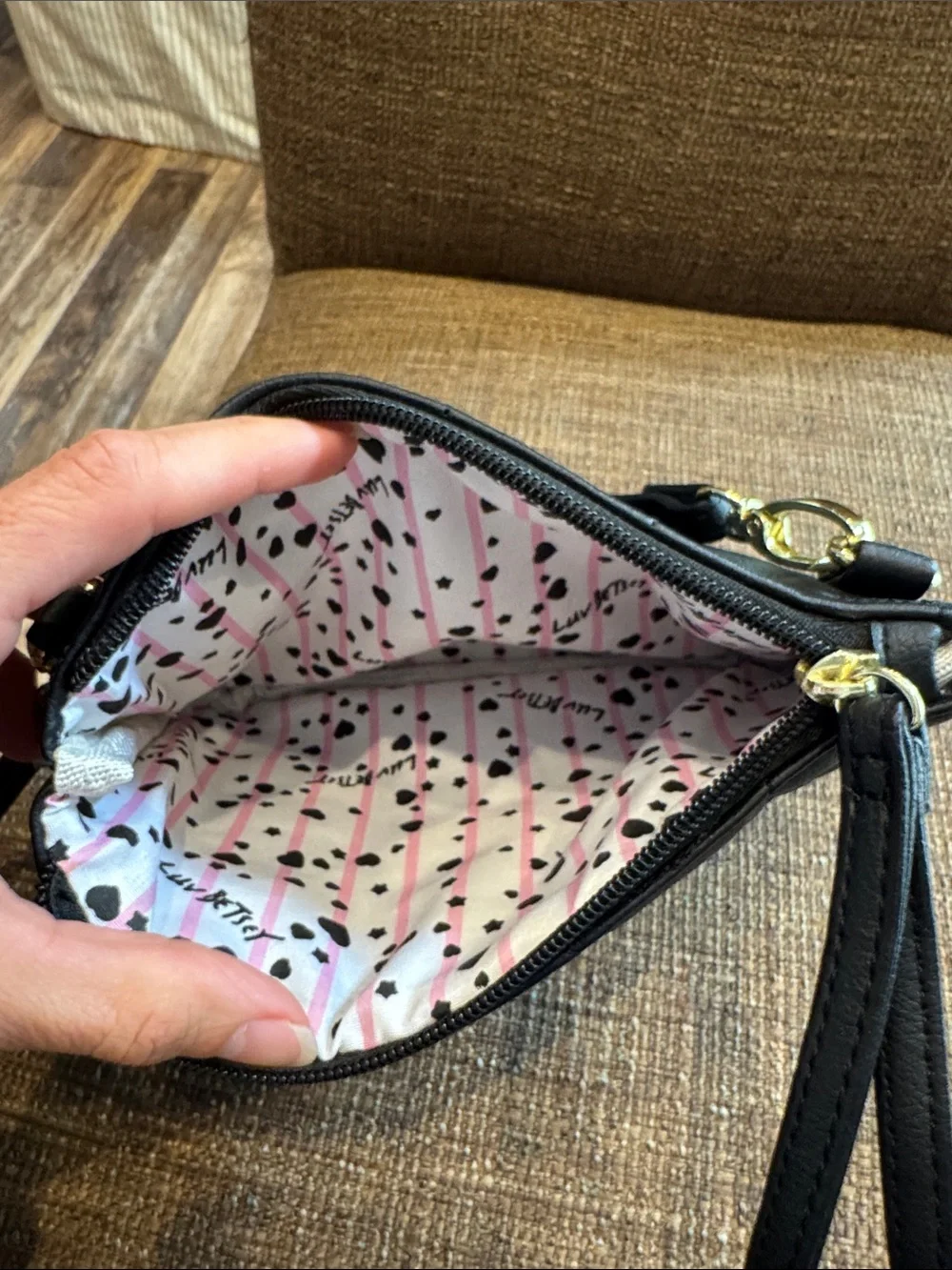 Betsey Johnson black cat face quilted crossbody bag purse